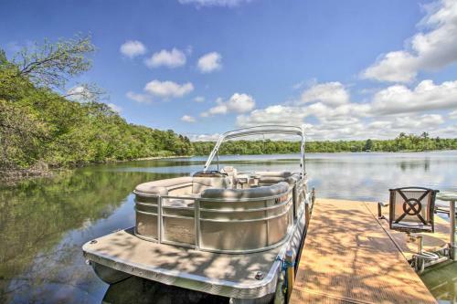 Stunning Crosslake Cabin With Deck And Lake Views!