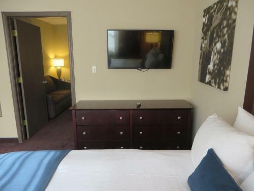Hotel Ivy Court Inn And Suites
