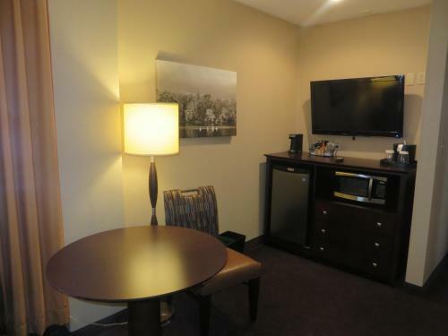 Hotel Ivy Court Inn And Suites