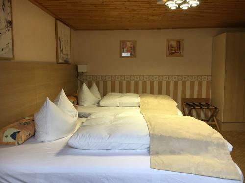 Hostal Altes Gasthaus Leuna Pension