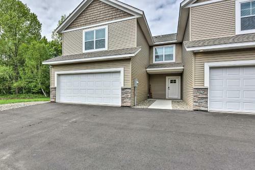 Modern Nisswa Escape With Deck Near Gull Lake!