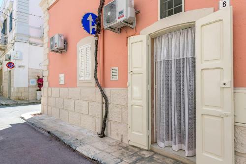 Hostal La Vite Bianca - Short Lets, Locazione Turistica