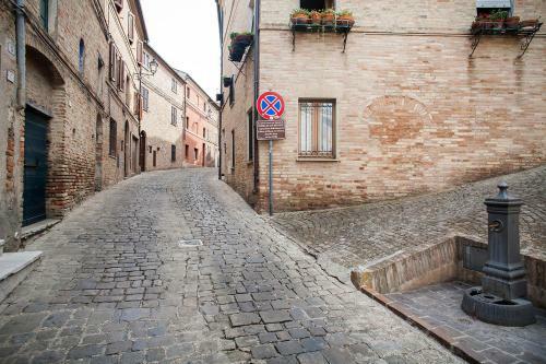 Hostal Red House Accomodation Potenza Picena