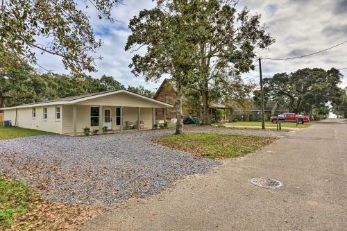Spacious Gulfport Home With Yard 1 Mi To Beach