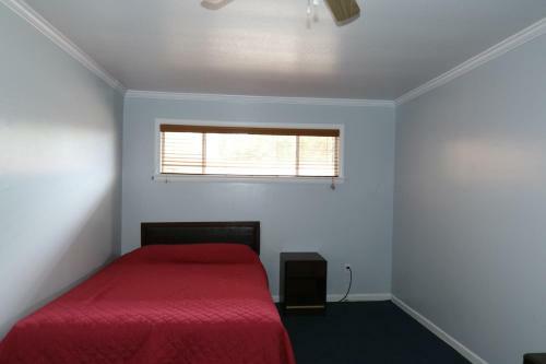 University Motel And Suites