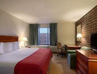 Ramada Waterloo Hotel And Convention Center