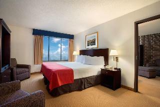 Ramada Waterloo Hotel And Convention Center