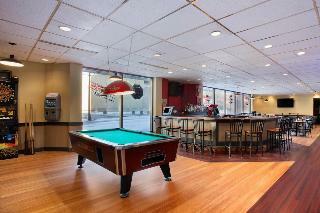 Ramada Waterloo Hotel And Convention Center