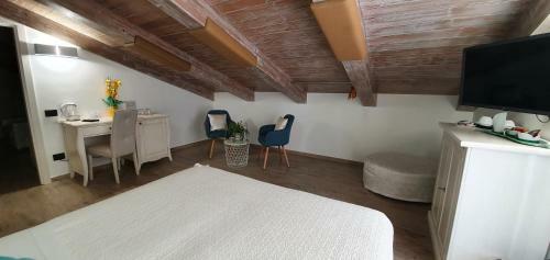 Hostal Duomo Attic (rooms)