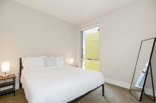 Upscale 2 Bedroom Stay With Rooftop Pool And Hot Tub! 624