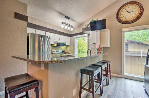 Osage Beach Resort Home Deck And Gas Fire Pit!