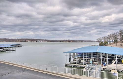 Apartamento Top Floor End Unit Condo With Resort Perks!