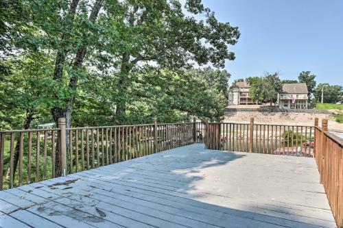 Osage Beach Family Hideaway On No-wake Cove!