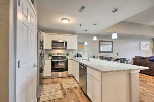 Apartamento Updated Lakefront Condo And Patio And Pool Access