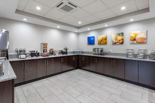 Hotel Comfort Suites St Louis - Sunset Hills