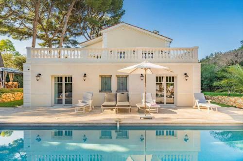 Apartamento You Are Also Perfectly Placed For Exploring The Surrounding Area
