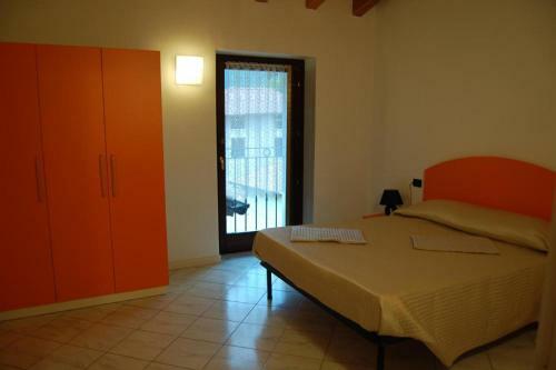 Bed & Breakfast Room In Agriturismo Rocca Dei Marchesi