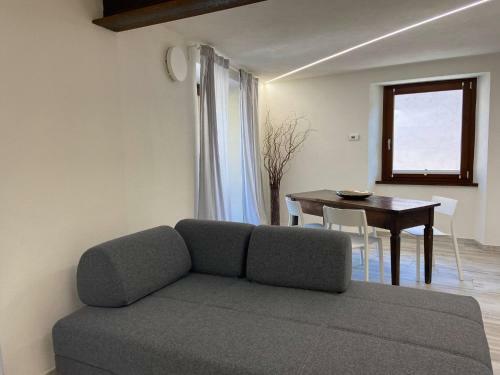 Bright Newly Renovated Apartment