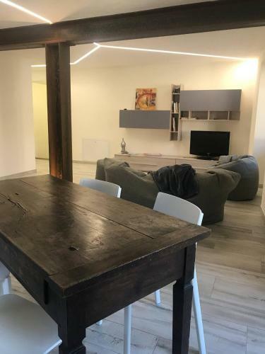 Bright Newly Renovated Apartment