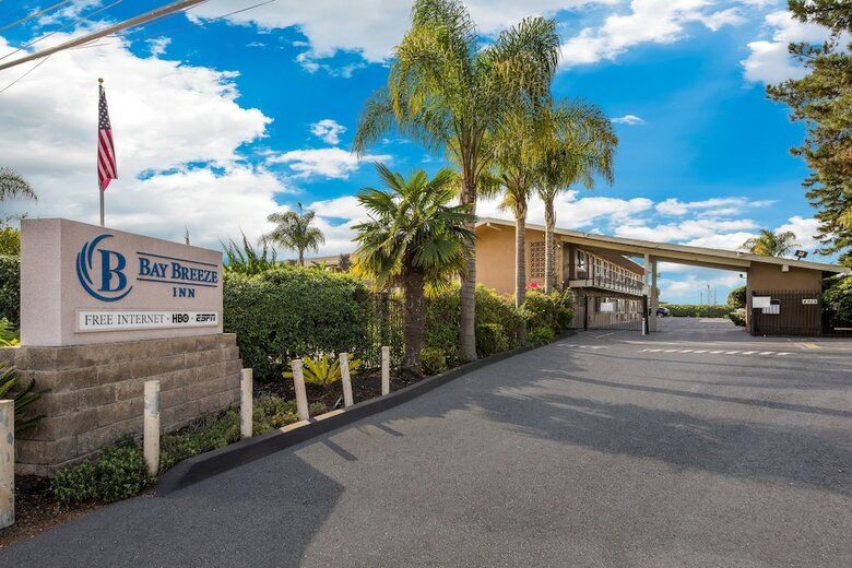 Motel Bay Breeze Inn