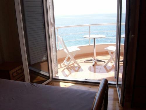 Hostal Magic Ionian Apartments & Rooms