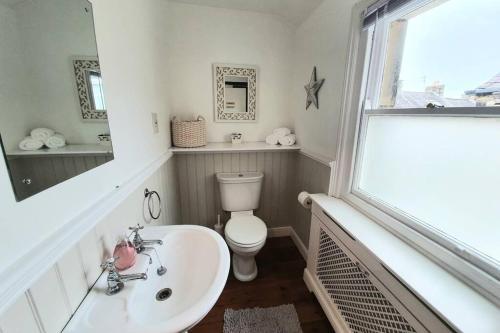 Westfield House - Characterful 7 Bedroom Townhouse