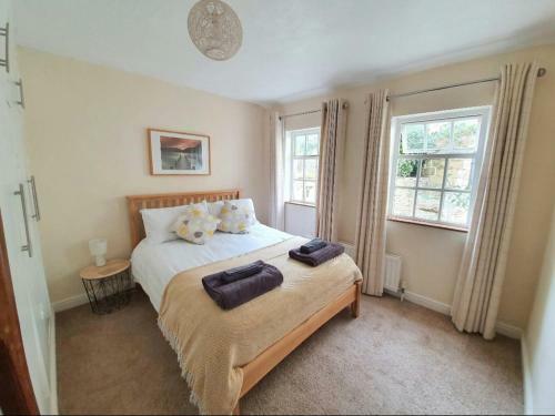 Cosy, Central 3 Bed Cottage, With Wood Burner