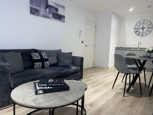 Roomotel - Streetsbrook Apartments