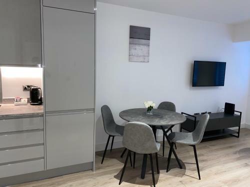 Roomotel - Streetsbrook Apartments
