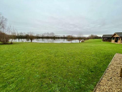 Lilly Lodge, Lake Pochard