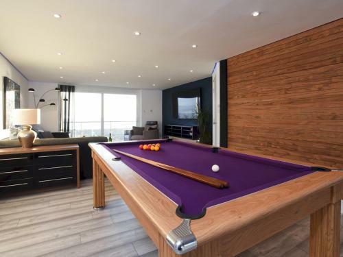 Pass The Keys Amazing Views High End Beachfront 3bed Sleeps 7