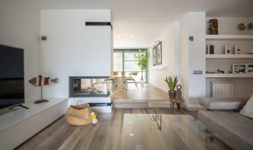 Th150 Modern House In Tamarit With Private Pool