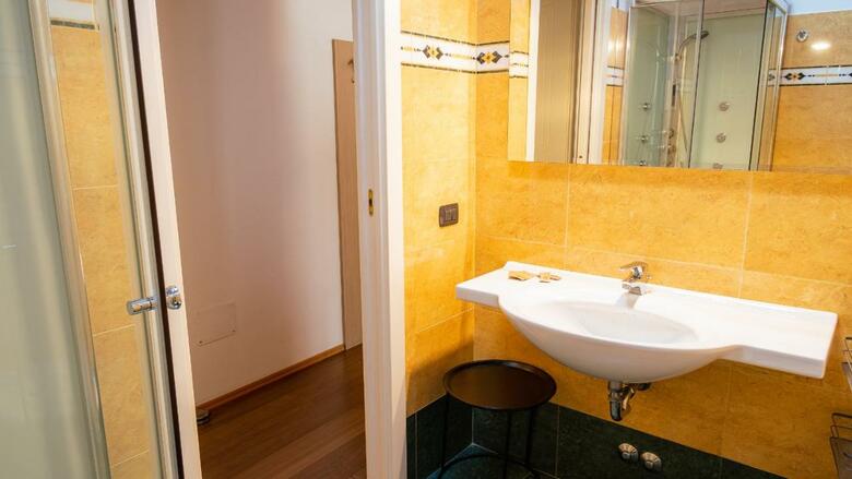 Hostal Antiche Mura - Italian Homing