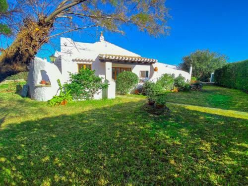 Villa Con Piscina Privada Y Gran Jard�n