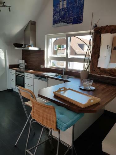 Apartamento 3,5 Zimmer Hochwertig Eingerichtete Dachgeschosswohnung