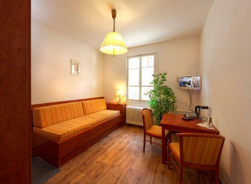Hostal G�stehaus Zur Lilie