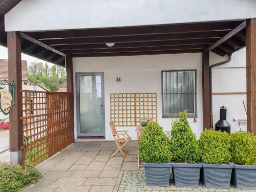 Holiday Home Kleines Eckhaus