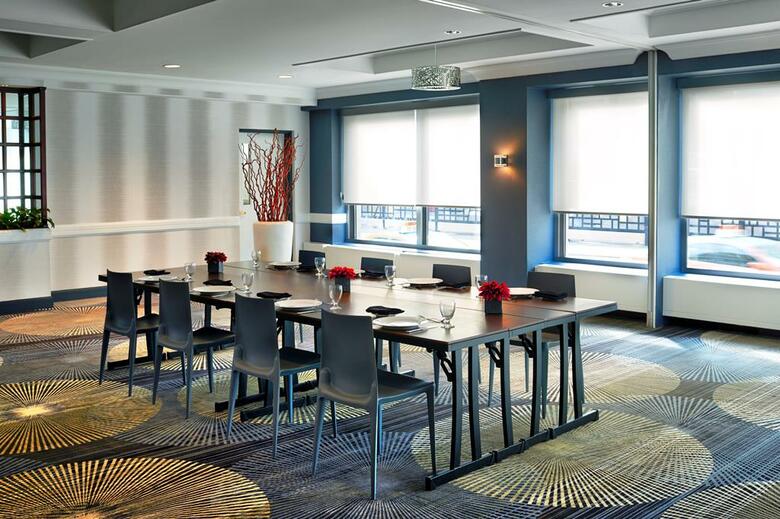 Hotel Courtyard By Marriott Downtown Toronto