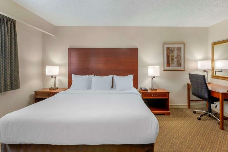Hotel Comfort Inn & Suites Thousand Islands Harbour District