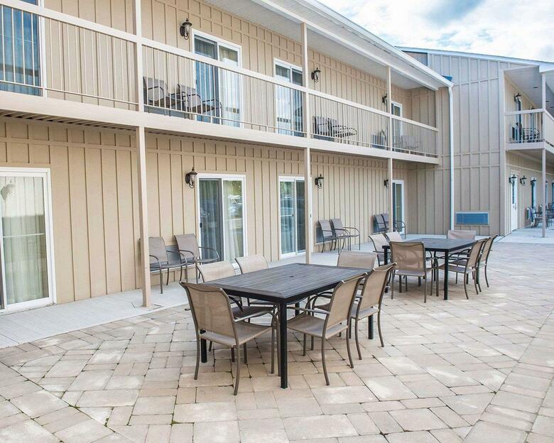 Hotel Comfort Inn & Suites Thousand Islands Harbour District