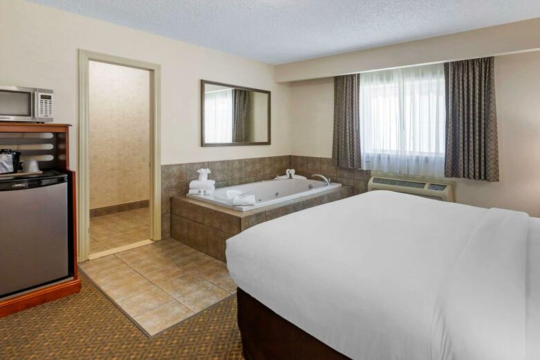 Hotel Comfort Inn & Suites Thousand Islands Harbour District