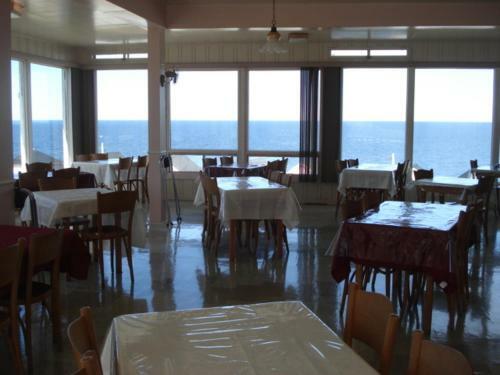 Hotel H�tel Motel Du Rocher
