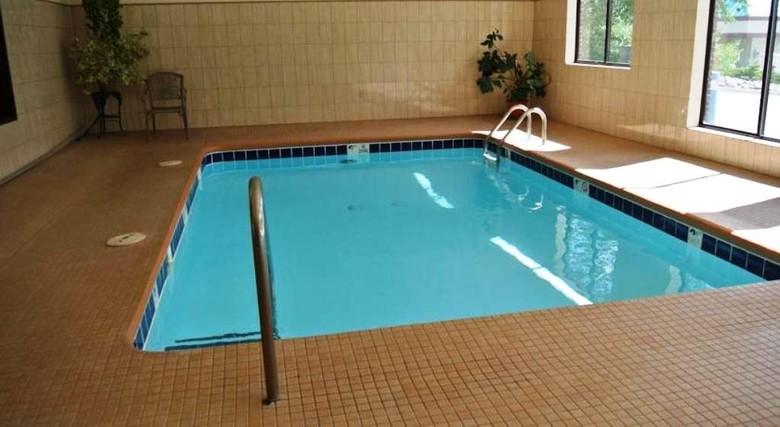 Hotel Luxury Inn & Suites