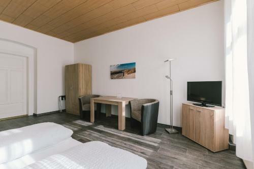 Hostal Menzels Gastst�tte & Pension Drehscheibe