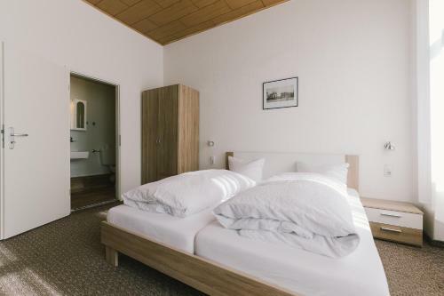 Hostal Menzels Gastst�tte & Pension Drehscheibe