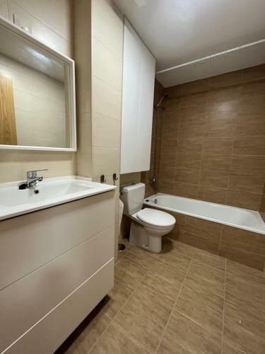 Apartamento Con Terraza,2 Min de La Playa, Ares