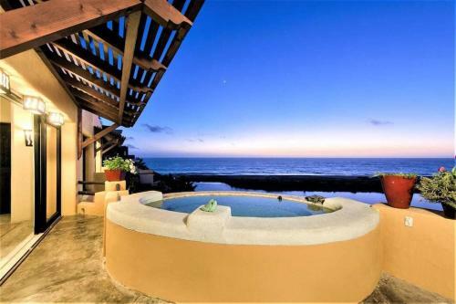 Villa New Luxury Getaway - Pool, Spa, Sunset, Views @ Casa Bella