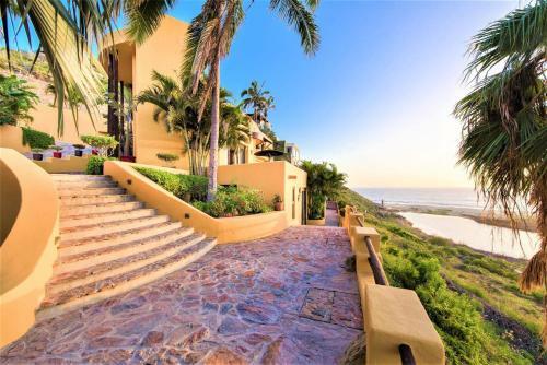 Villa New Luxury Getaway - Pool, Spa, Sunset, Views @ Casa Bella