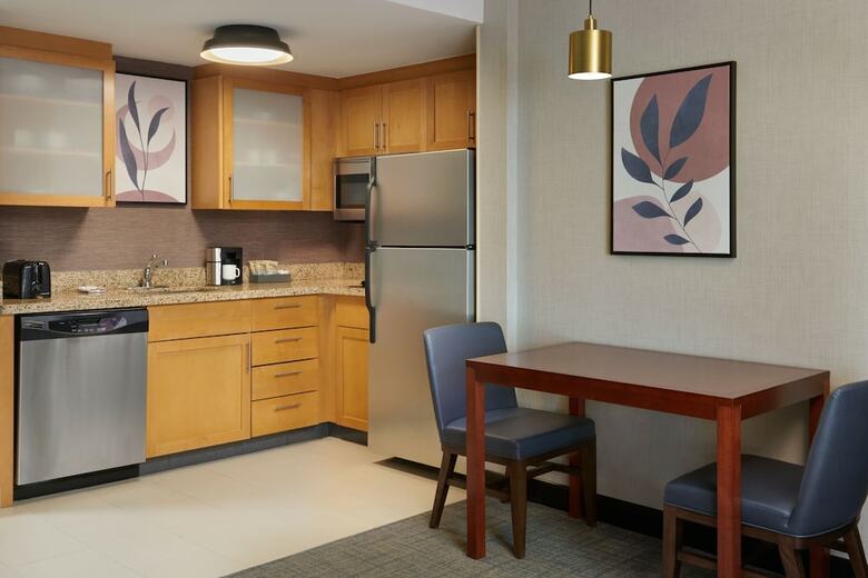 Hotel Residence Inn By Marriott Calgary Airport
