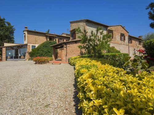 Well-kept Apartment In Castelfiorentino With Shared Pool
